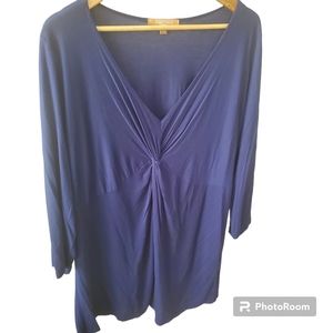 Ellen Tracy woman dark navy V neck tunic